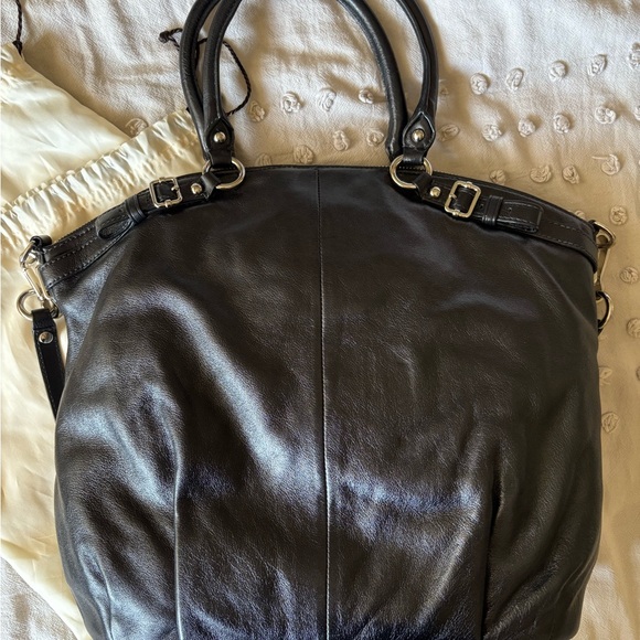 Coach Lindsey Satchel - Picture 3 of 5